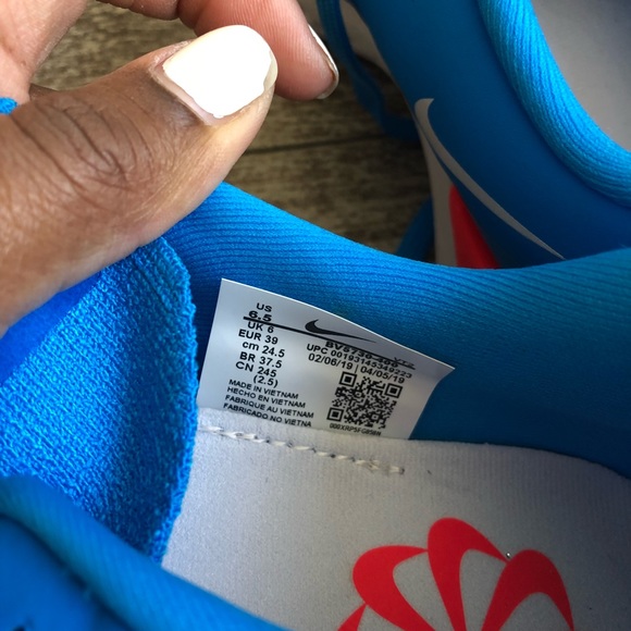 Nike Men’s Odyssey React 2 Flyknit Running Shoe - Picture 5 of 5